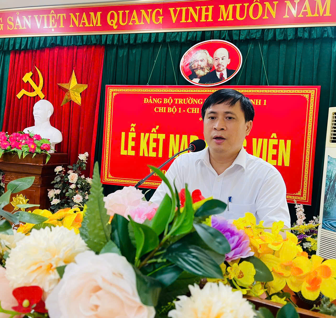 Anh-tin-bai
